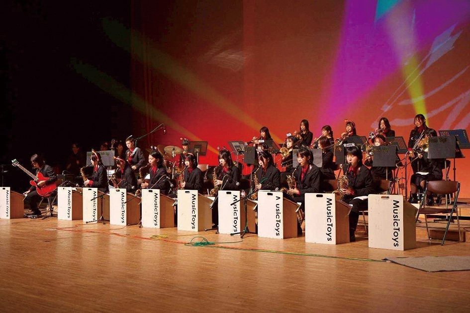 The BigBand of Music Toysの演奏風景